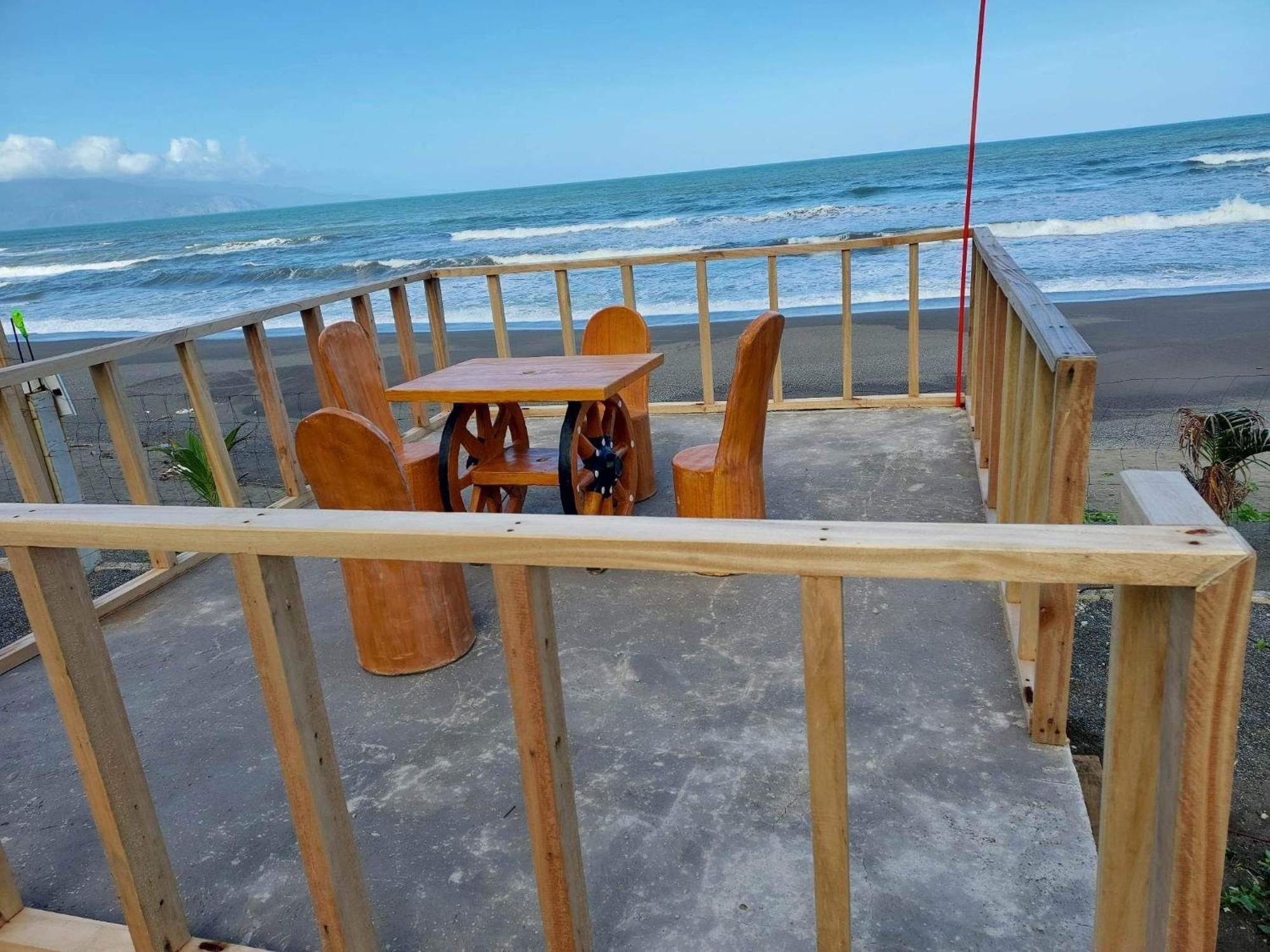 Costa Alora Beach Resort Dingalan Exterior photo